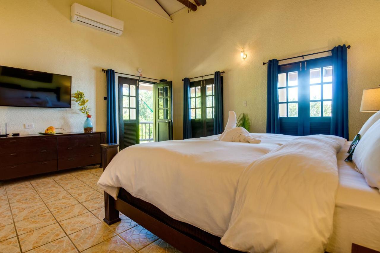 Mariposa Belize Beach Resort Placencia Dış mekan fotoğraf